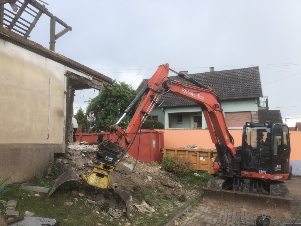 Démolition et préparation de chantier par JM MEYER SAS KMK